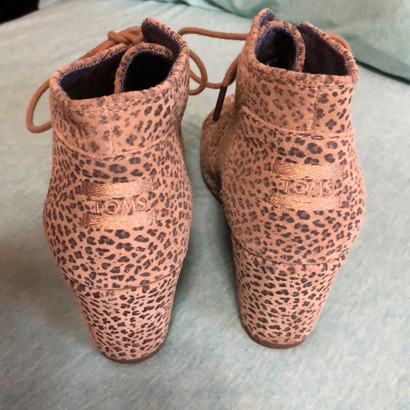 TOMS - Picture 2 of 4